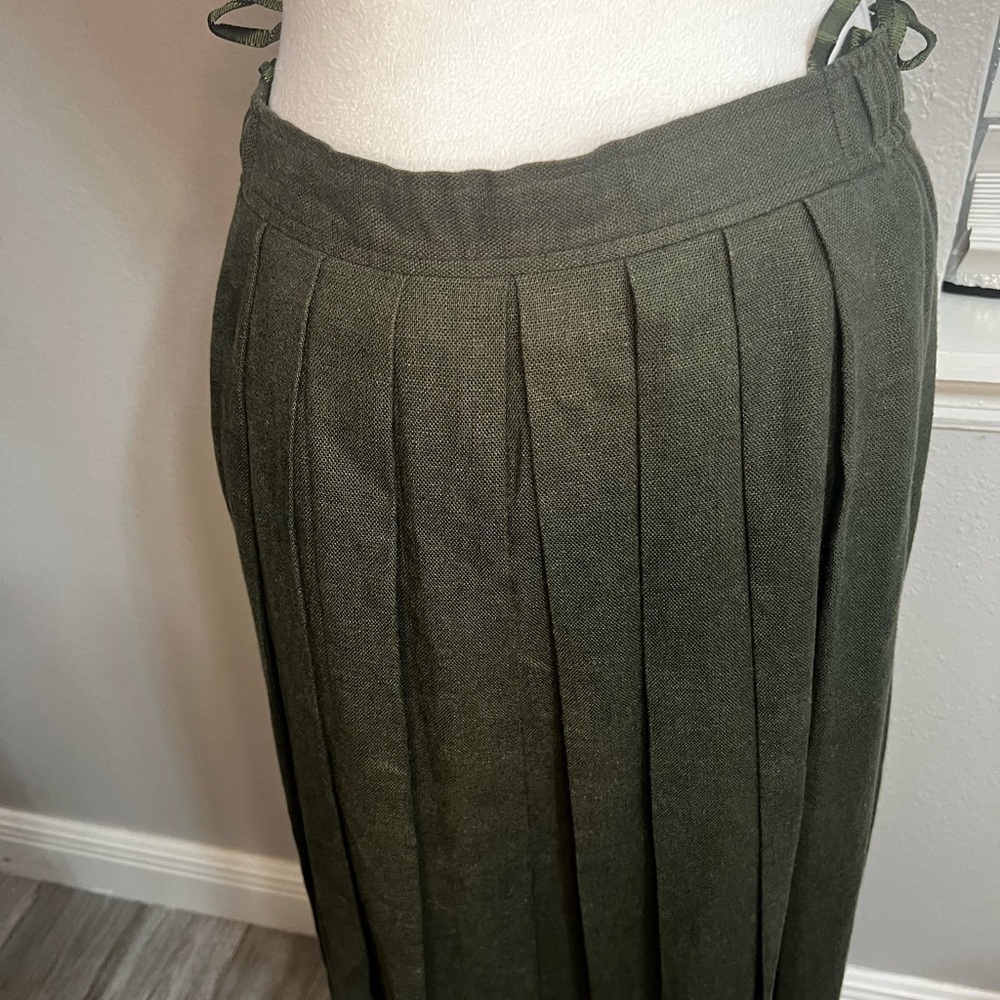Alphorn Maxi Skirt Handmade Bead
Vintage Green Pleated Pockets elastic
Waist - Picture 3 of 15